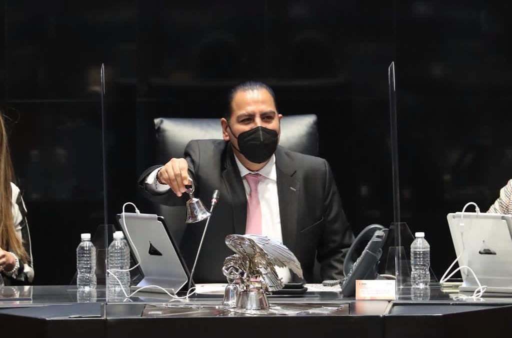 El presidente de la Mesa Directiva, Eduardo Ramírez