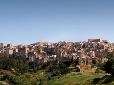Cómo es Salemi, el pueblo de Italia que vende casas a un euro
