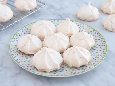 Merenguitos: con 2 ingredientes y fácil de hacer, prepará esta receta ideal para la hora del té