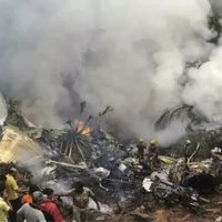 Mueren cerca de 50 personas tras estrellarse un avión en el este de Rusia