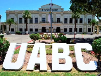 Por alumno golpeado, protestan estudiantes de UABC en Mexicali, Baja California