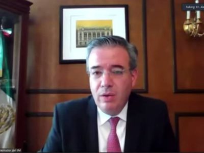 Reforma a la Ley del Banco de México aumentaría el riesgo de depreciación del peso: Díaz de León