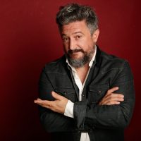 “Siete planetas distintos”: Pablo Fábregas, director de “Casual”, comparte los secretos detrás de esta historia