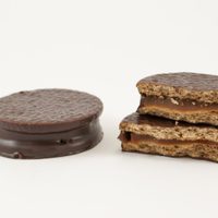Con 3 ingredientes: alfajores exprés de dulce de leche, súper fáciles y deliciosos, una receta que es un 10