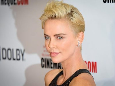 El inédito video de Charlize Theron rapándose el pelo para uno de sus papeles más destacados