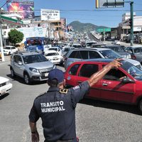 Advierten transportistas de Acapulco aumento de 30% en tarifas; amagan con paro el viernes