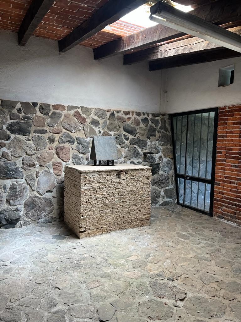La capilla. Ahí, primera misa de frente. Foto Archivo Enrique X de Anda. Derechos Reservados