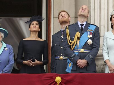 Reunión de urgencia entre la reina Isabel II, Carlos, William y Harry para tratar la salida de los duques de Sussex