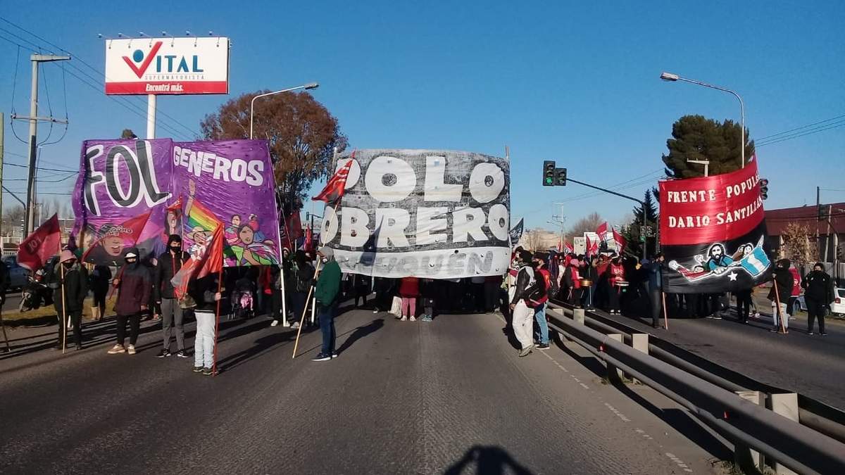 Corte de ruta en la zona de los puentes carreteros