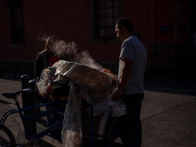 Mexicana residente en EU discrimina a tamalero porque el ruido molestó a sus perros