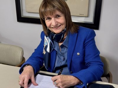 Bullrich autorizó compras millonarias a la droguería investigada