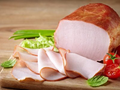 Mortadela de pollo: la receta con pocos ingredientes para un embutido novedoso