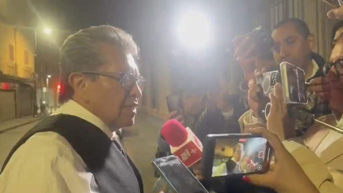 El coordinador de los diputados morenistas después de la reunión en Palacio Nacional