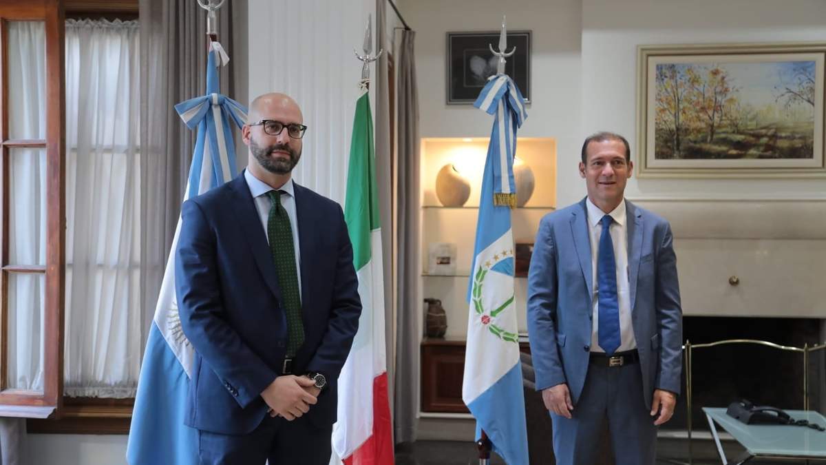 Samuele Fazzi junto a Omar Gutiérrez. Fuente: (Twitter)