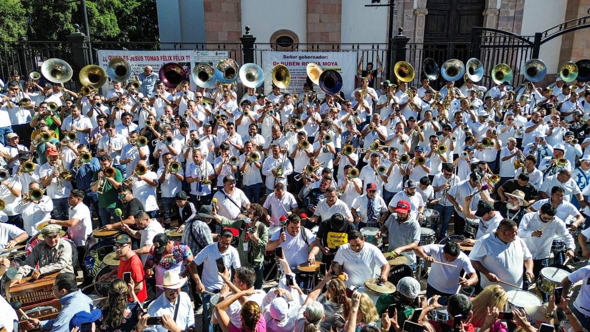 El festival "Jalemos con la Banda" fue organizado apara apoyas a 800 que dependen de la actividad de músicos y meseros