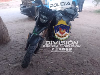 La Policía recuperó en la calle una moto que fue denunciada como robada