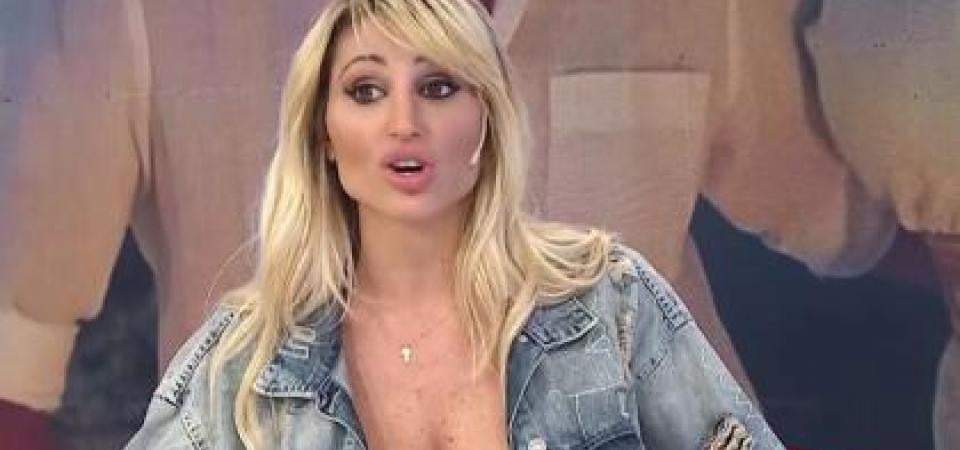 Vicky Xipolitakis. Fuente: (Instagram)