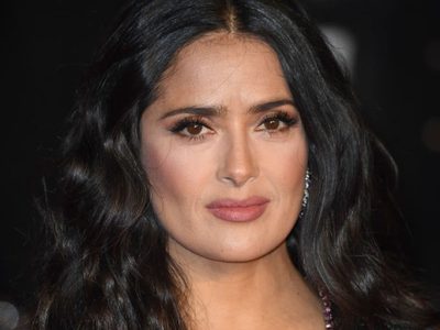 "¡Verás de más!" Salma Hayek sorprende al dejarse fotografiar así ¡Diosa!