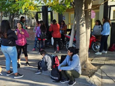 Trabajadores eventuales bloquearon la sede de Desarrollo Social para que regularicen sus contratos