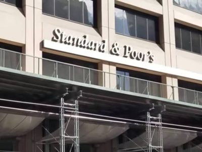 S&P retira los ratings de las empresas de Rusia en cumplimiento de las sanciones de la UE