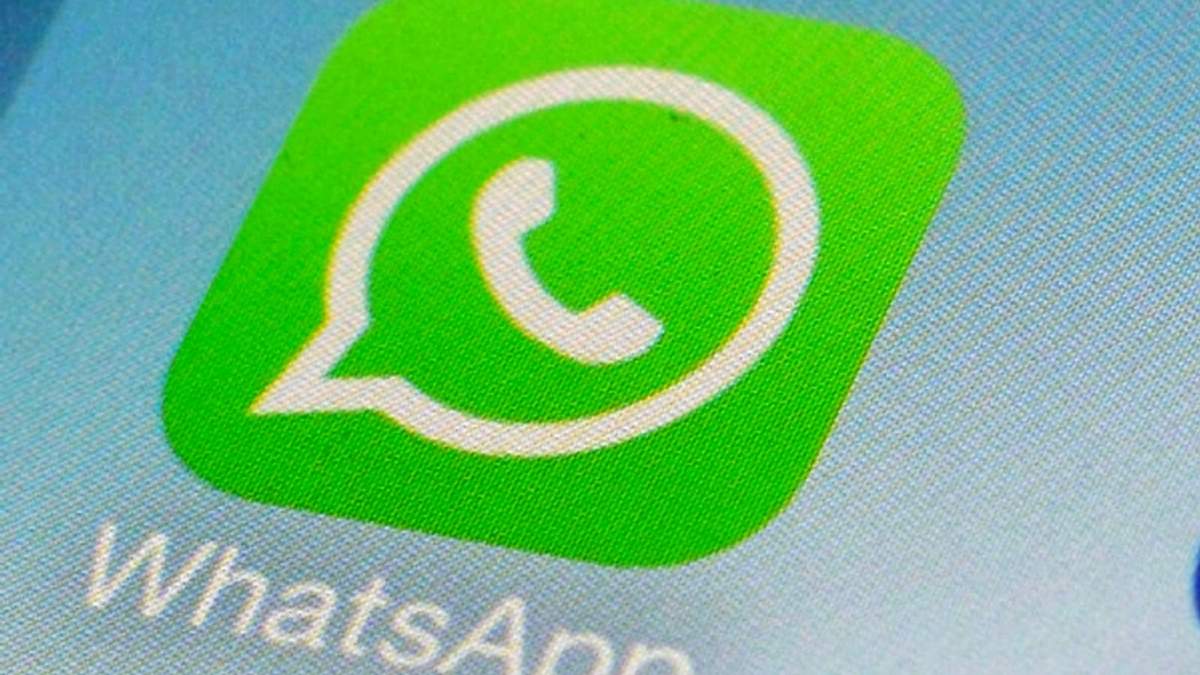 En esta imagen de archive del 19 de febrero de 2014, el ícono de WhatsApp aparece en un teléfono inteligente, en Nueva York