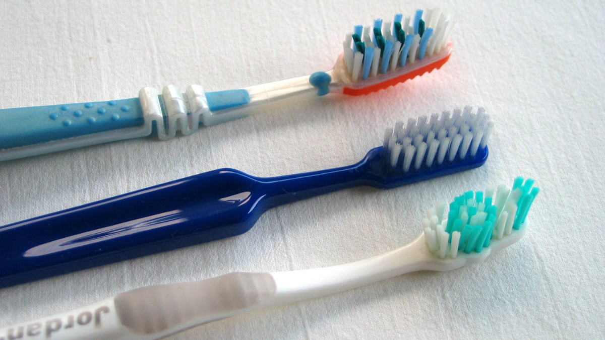 Cepillo de dientes. Fuente: (Instagram)
