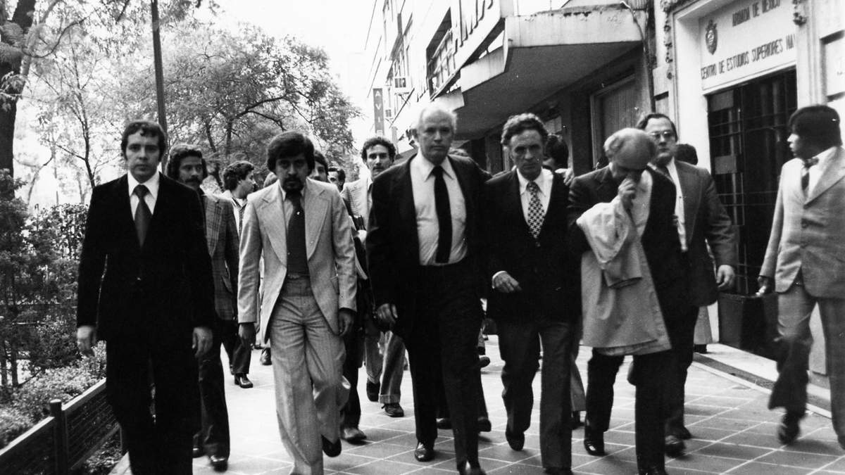 Julio Scherer y la salida de su equipo del periódico Excélsior. 8 de julio de 1976