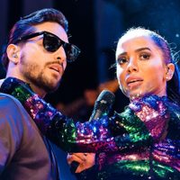 ¡Más pegaditos y…! Maluma y Anitta hacen el “trencito" y lo mueven sin parar, sus fans quedan en sho