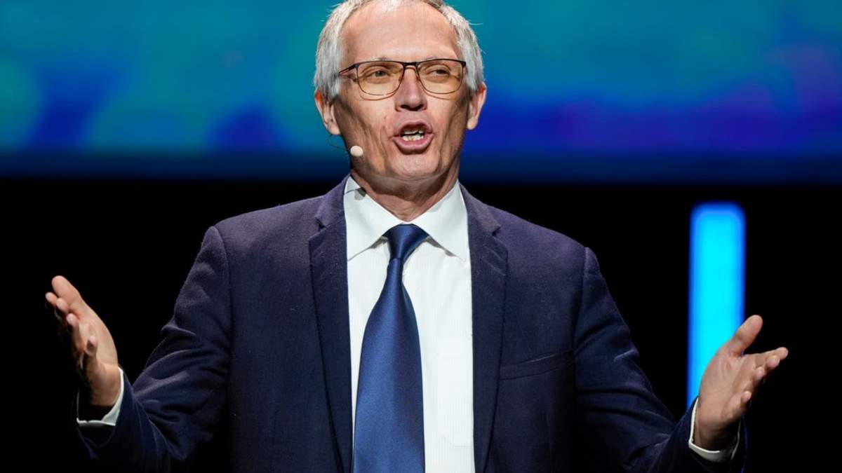 El director general de Stellantis Carlos Tavares durante la Cumbre Automotriz de París, en el marco del Auto Show de París, el 15 de octubre de 2024, en París