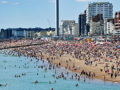 Calor extremo en Europa: Inglaterra emitió la primera alerta roja de su historia