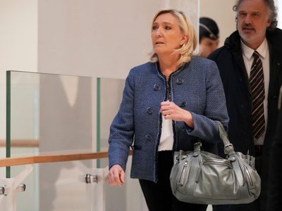 La ultraderechista francesa Le Pen es inhabilitada para optar a cargos públicos por malversación