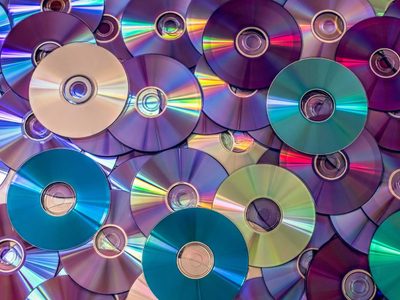 Desempolvá los CDs viejos que tenés en casa: así de fácil podés hacer este perchero re canchero