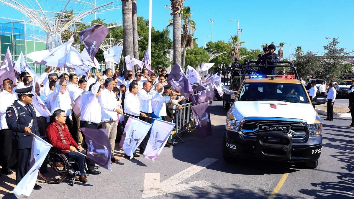 Entrega Gobernador cien patrullas más a la Guardia Estatal