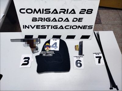Por un alerta en el grupo de WhatsApp de vecinos, la policía logró detener a tres sujetos en Villa La Angostura