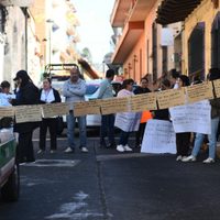 Trabajadores del sector salud de Veracruz protestan por falta de pago