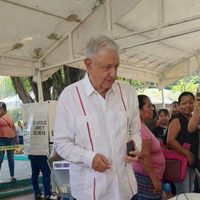 AMLO reaparece para votar en la elección judicial