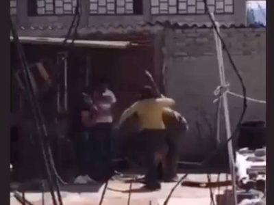 Una familia golpea hasta matar a un perro que siempre estuvo encadenado
