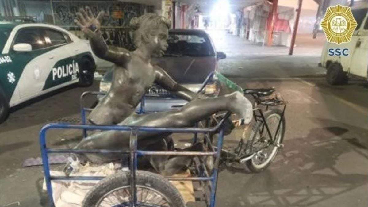 Estatuas de bronce robadas de un parque en Nonoalco Tlatelolco