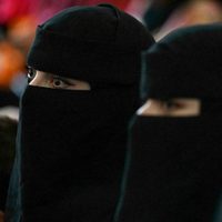 Se conocieron los estrictos protocolos para las alumnas en las universidades de Afganistán