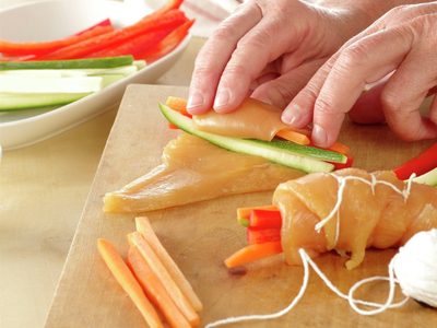 Rollitos de pollo con salsa de palta: si no sabés qué cocinar este finde, vas a amar esta receta súper fácil