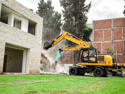 Demuelen la Casa de Gobierno en Hidalgo; era “símbolo del privilegio”, dice Julio Menchaca