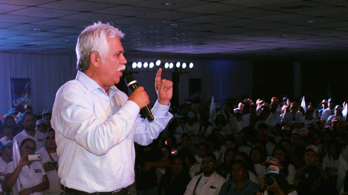 El diputado Vicente Verástegui
