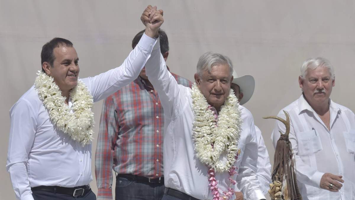 El presidente Andrés Manuel López Obrador acompañado del Gobernador de Morelos, Cuauhtémoc Blanco