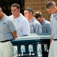 25 años de Columbine: la masacre que puso en primera línea el debate sobre las armas de fuego en EU