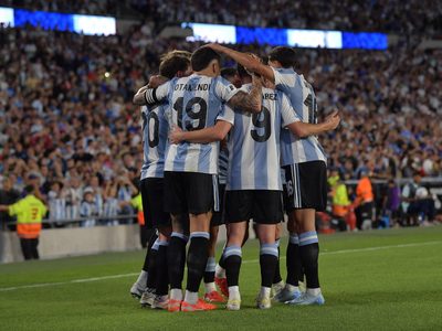 Se suma al Diablito Echeverri: la figura de la Selección Argentina que aterriza en Alemania