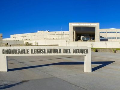 Neuquén busca impedir el remate de centros de salud en crisis