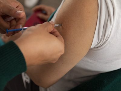 México acumula 219 mil 590 defunciones por covid-19