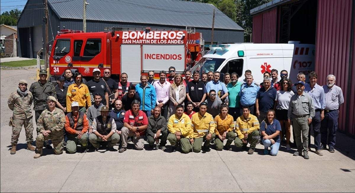 El Comité de Emergencias de San Martín de los Andes luego de un simulacro de entrenamiento. Fuente: (Municipalidad de SMA)