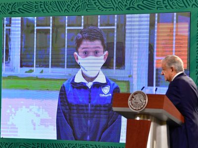Con transmisiones virtuales AMLO presencia el regreso a clases presenciales