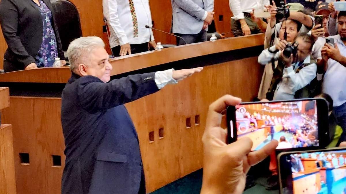 Gustavo Alarcón Herrera quien sustituyó a Alejandro Arcos como alcalde de Chilpancingo